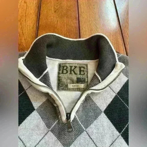 Men’s BKE slim fit 1/4 zip argyle sweater, size M fall style winter cozy - Picture 2 of 2